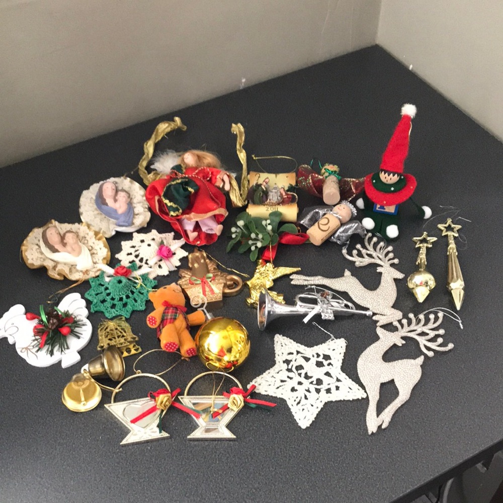 Vintage mixed Lot of 25 Christmas Tree Ornaments Holiday Decor